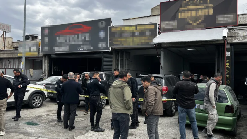 Oto tamirhanesinde silahlı kavga: 3 yaralı