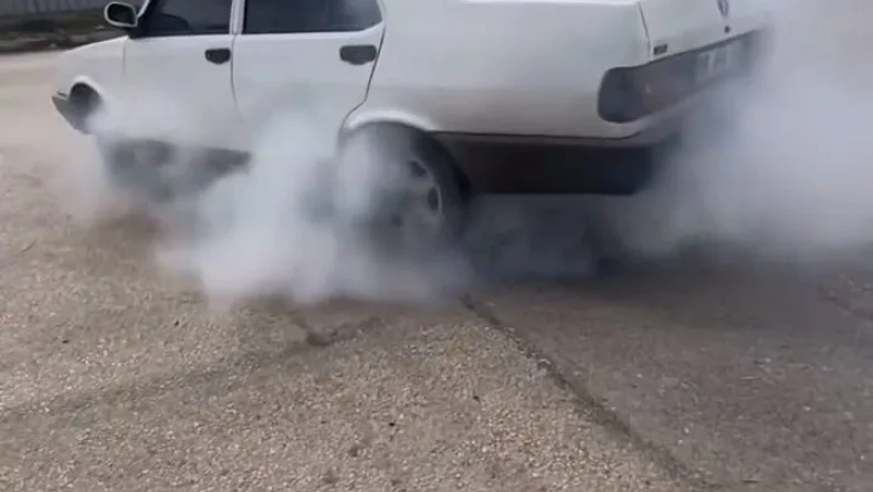 Otomobiliyle drift atıp, görüntüleri sanal medyada paylaşan sürücüye 165 bin TL ceza