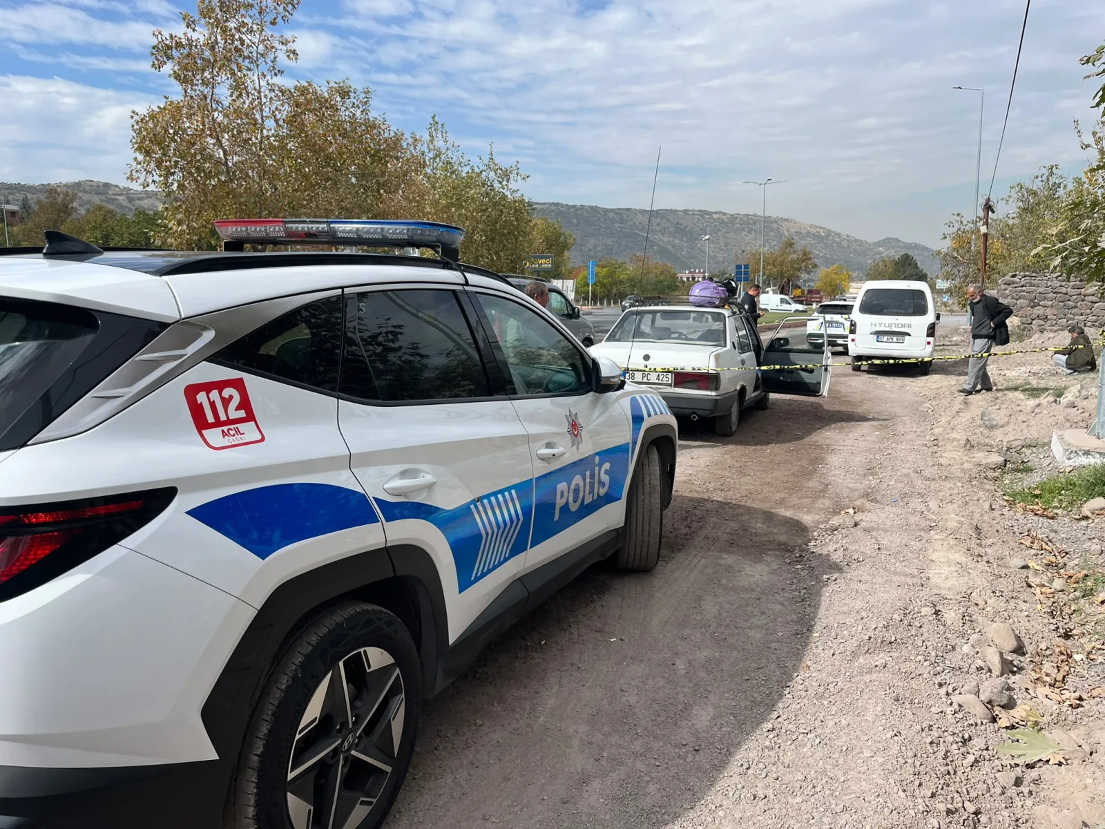 Otomobille hastaneye götürülürken yolda öldü