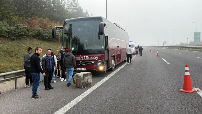 Otoyolda zincirleme kaza: 2 yaralı