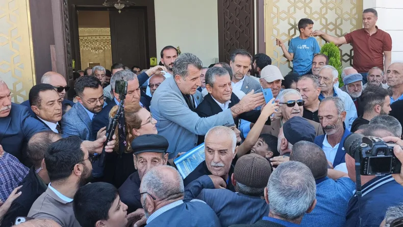 Özel; Bu yürüyüşün rotası iktidara doğrudur