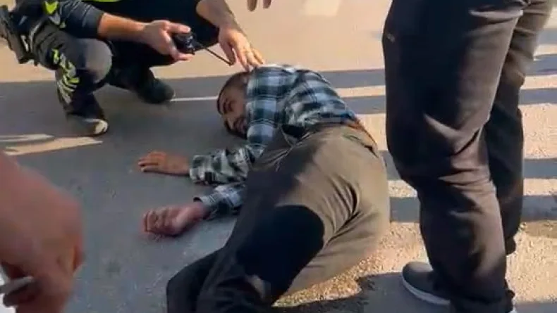 Özel halk otobüsünün çarptığı yaya yaralandı