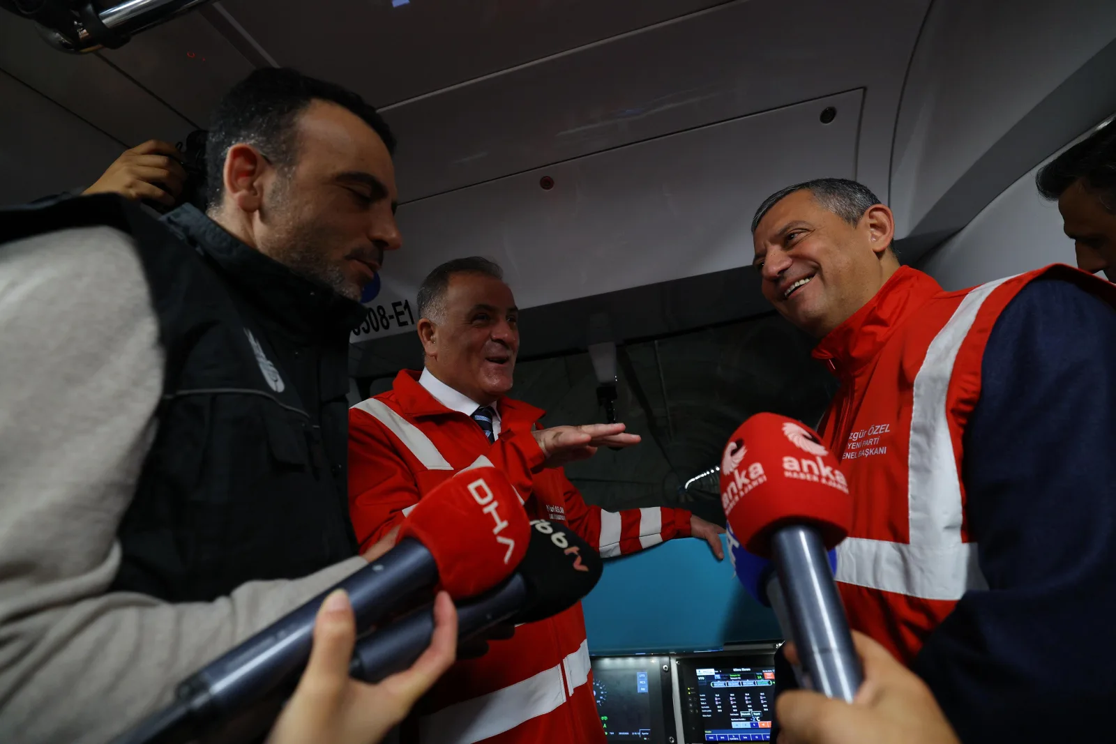 Özgür Özel: Bunu kentteki eşitsizlikleri ortadan kaldırmak isteyenler yapar