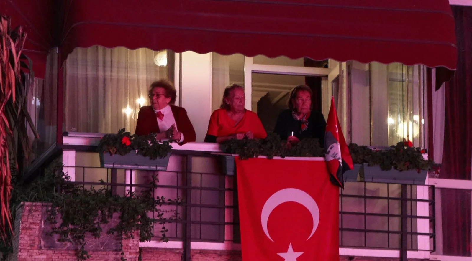 Özgür Özel: Cumhuriyet, kimsesizlerin kimsesidir