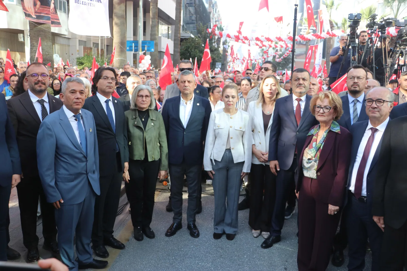 Özgür Özel: Yeni Parti'ye üye olan benim kadar yeni, benim kadar eskidir