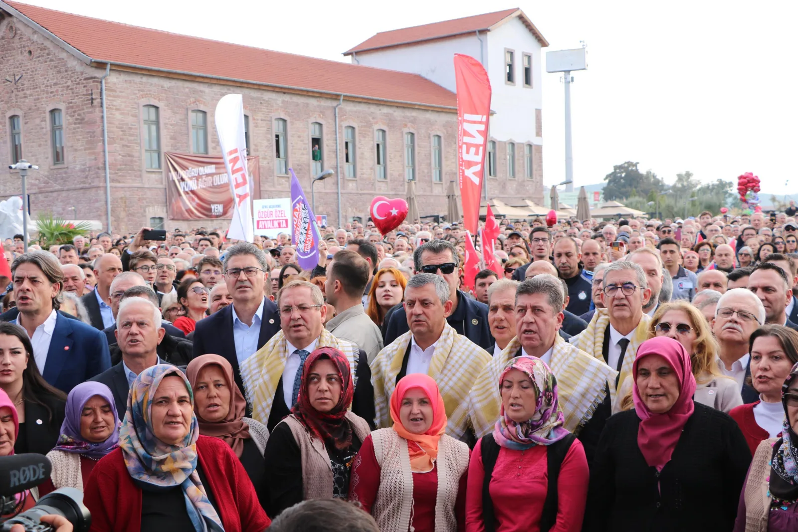 Özgür Özel: Yeni Parti'yi siz kurdunuz