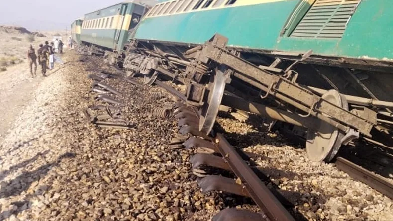 Pakistan’da tren kazası: 5 ölü