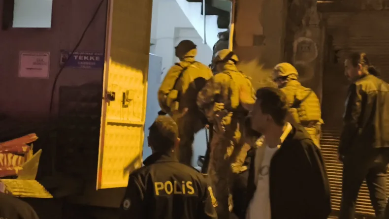 Para vermeyen annesini rehin aldı, özel harekat ekipleri yakaladı