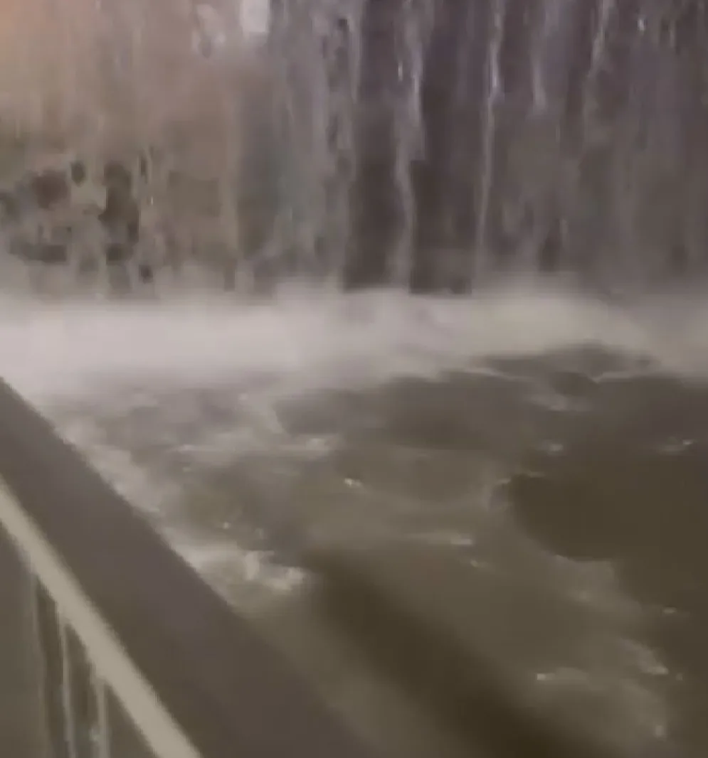 Pendik'te alt geçidi su bastı -1