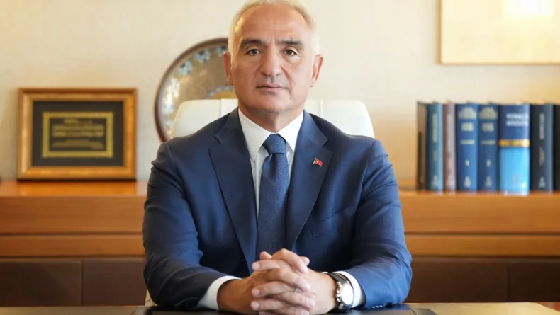 Prof. Dr. Erünsal'ın bağışladığı 525 eserlik koleksiyon, dijital erişime açıldı