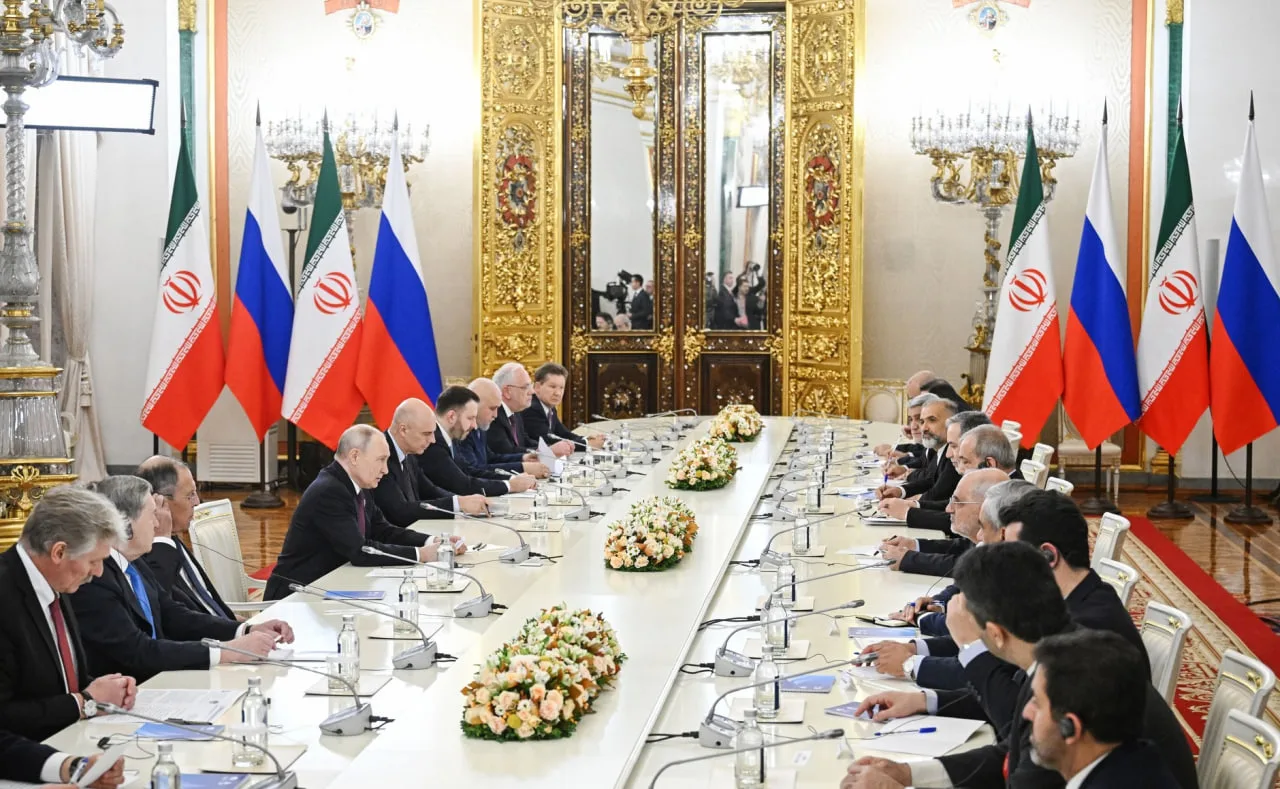 Putin ve Pezeşkiyan, Moskova'da görüştü