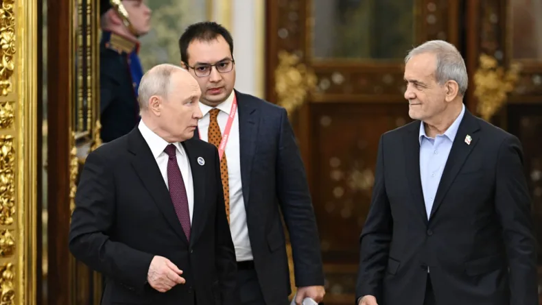 Putin ve Pezeşkiyan, Moskova'da görüştü