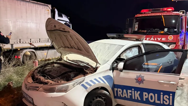 Radar görevi yapan polis aracına çarpan TIR'ın sürücüsü ağır yaralandı