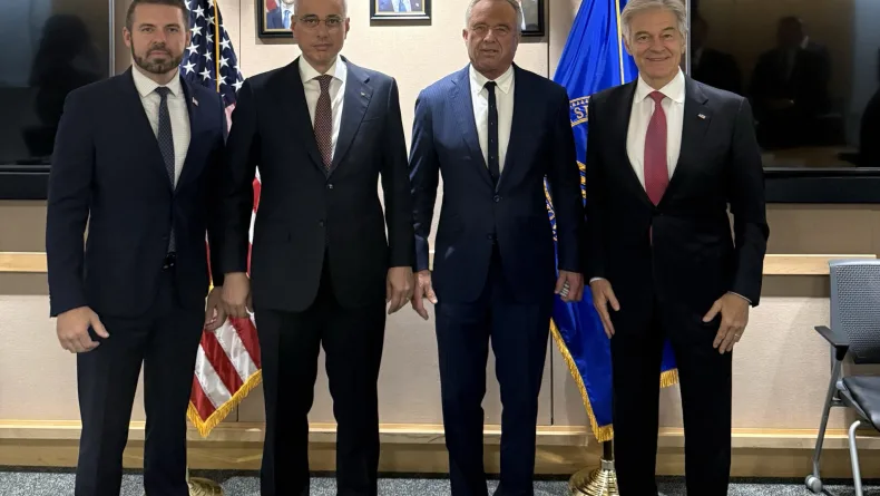 Sağlık Bakanı Memişoğlu, ABD Sağlık Bakanı Kennedy ile bir araya geldi