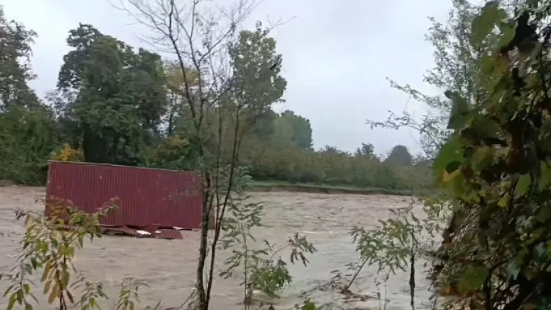 Sakarya'da sağanak; yollar ve sokaklar suyla kaplandı (6)