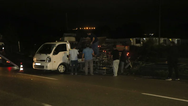 Samsun’da otomobil kamyonete arkadan çarptı: 4 yaralı