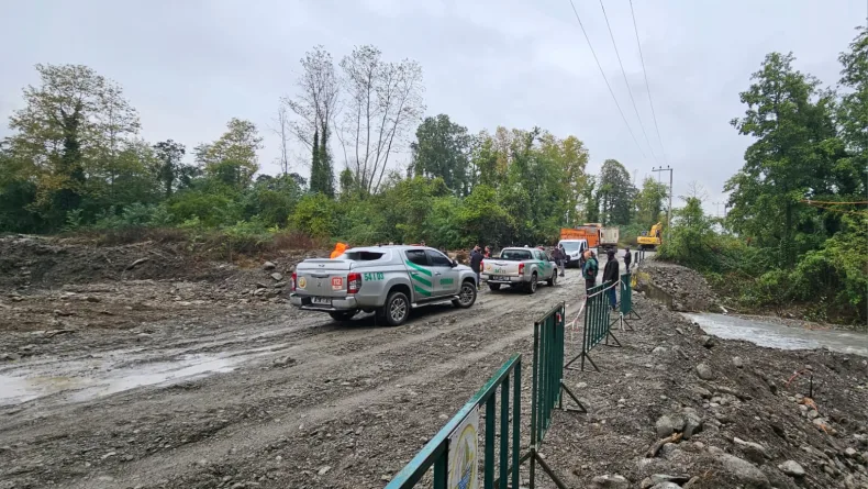 Sapanca’da selde zarar gören Yanık Köprüsü’ne alternatif yol ulaşıma açıldı