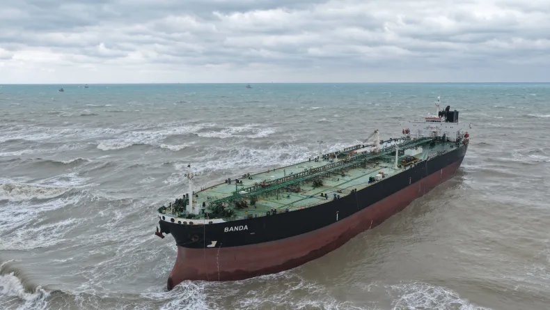 Sarıyer’de sürüklenen tanker havadan görüntülendi