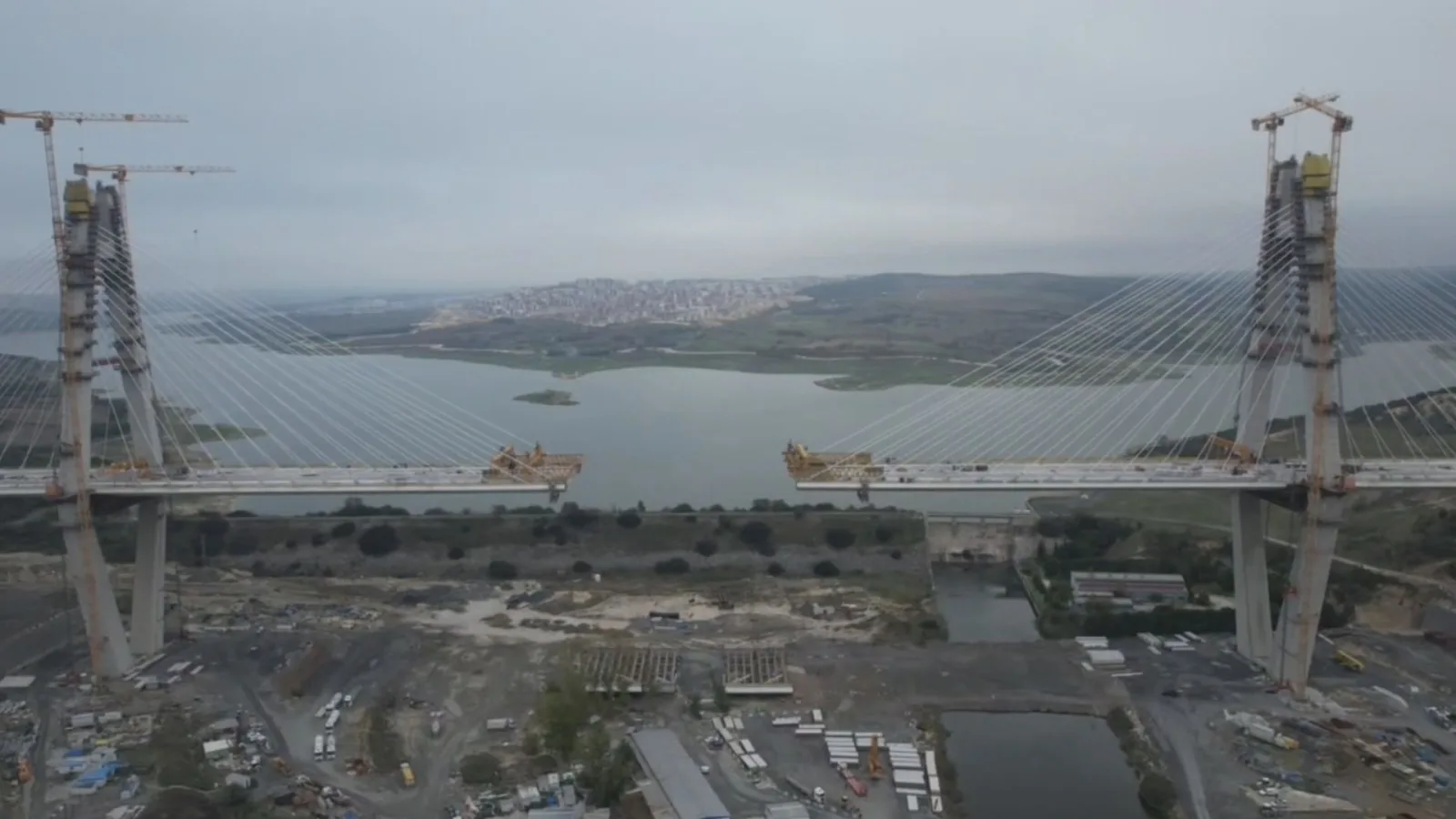 Sazlıdere Köprüsü'ndeki çalışmalar havadan görüntülendi