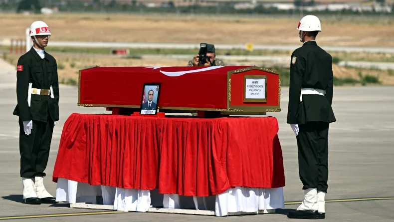 Şehit uzman çavuşun cenazesi, memleketine uğurlandı