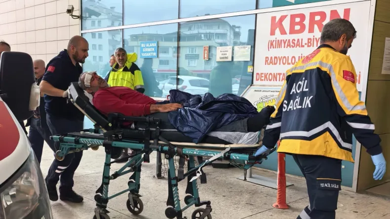 Şeker yüklü TIR, yağmur suyu kanalına uçtu
