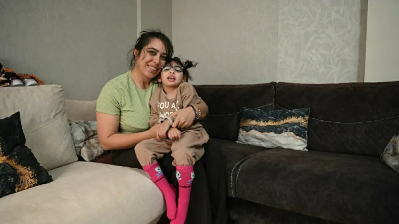 Serebral palsili Ekinsu’nun yürüyebilmesi için kampanya