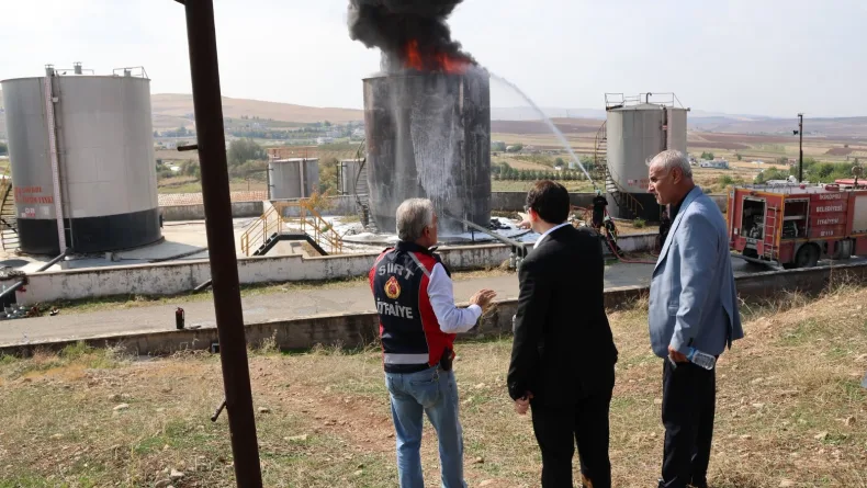 Siirt’teki petrol kampında çıkan yangın söndürüldü