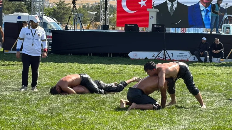 Sincan Belediyesi’nden yağlı pehlivan güreşleri