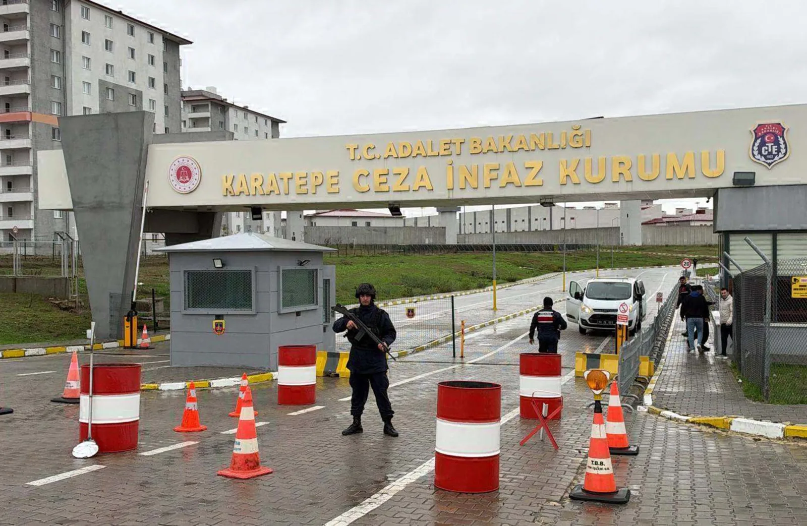 Sinem Dedetaş, cezaevinden tahliye oldu