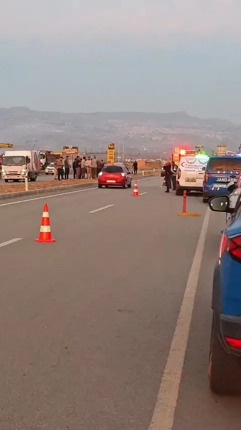 Şırnak'ta kamyonet ile motosiklet çarpıştı: 1 ölü, 1 yaralı