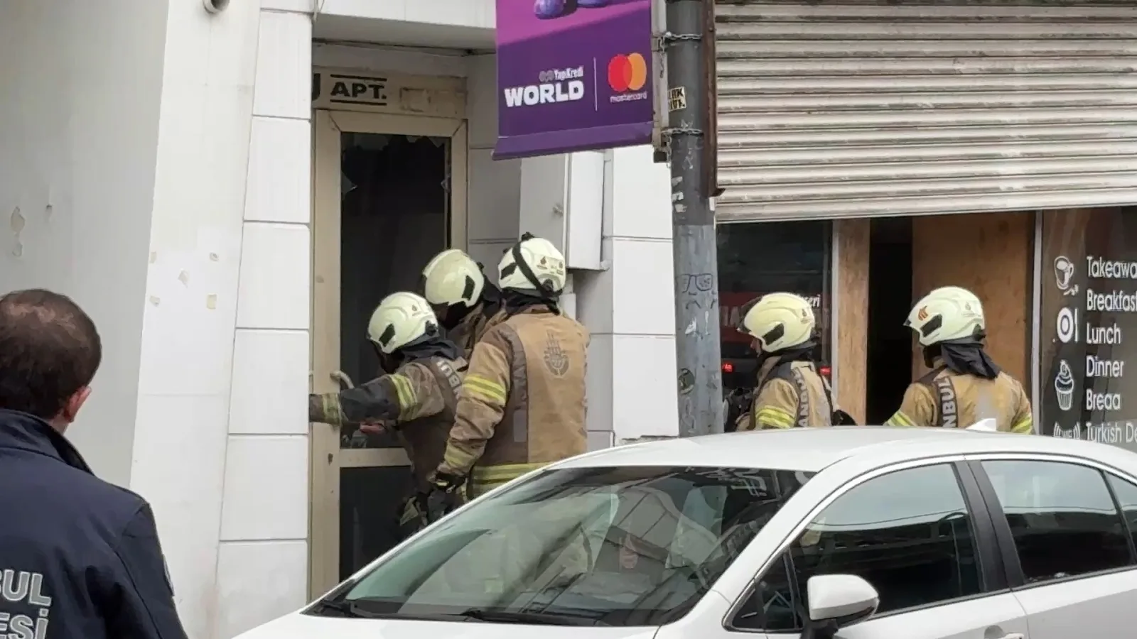 Şişli’de tadilat halindeki binada çıkan yangın söndürüldü