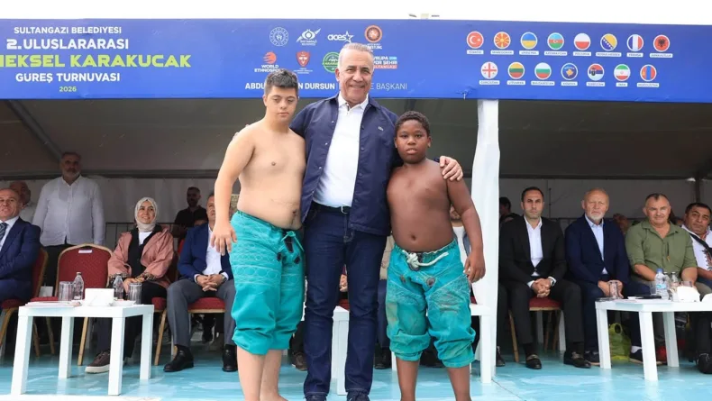 Sultangazi’de 2’nci Uluslararası Karakucak Güreşleri düzenlendi