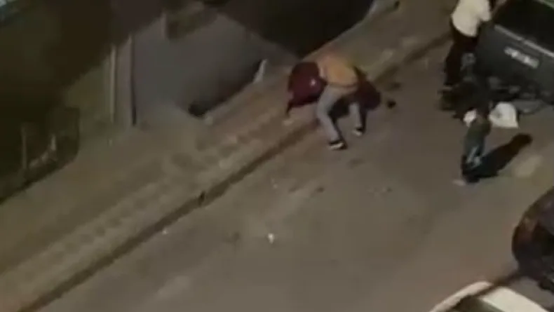 Sultangazi’de akrabaların sokağa taşan kavgasında kadın yumruklarla darbedildi