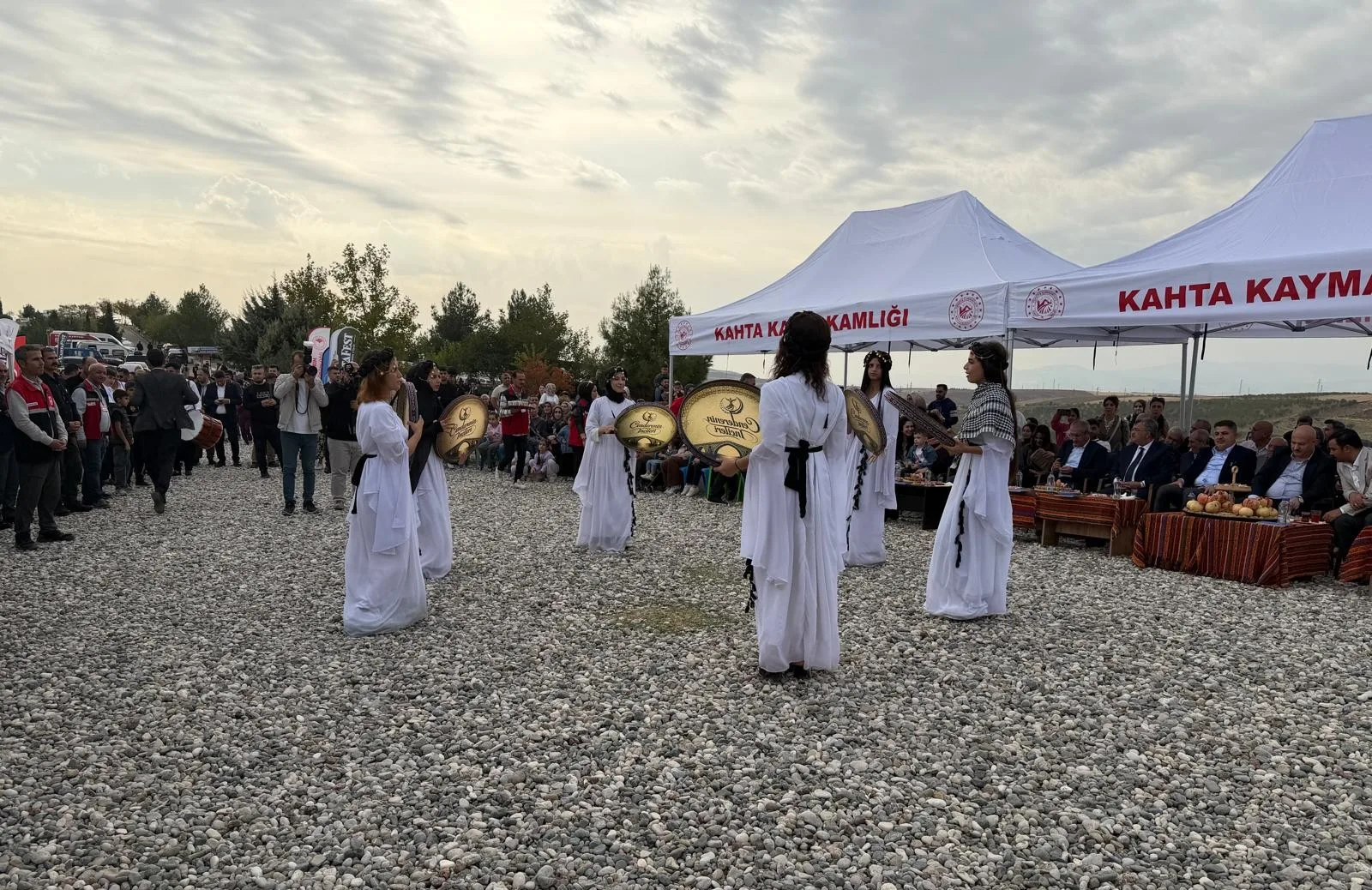 Tarihi Karakuş Tümülüsü'nde yemek yarışması
