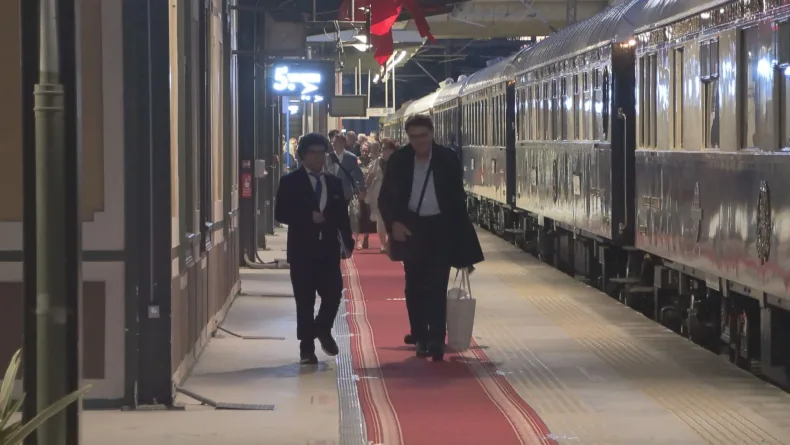 Tarihi 'Orient Express' treni 70'ten fazla yolcusuyla İstanbul'a geldi