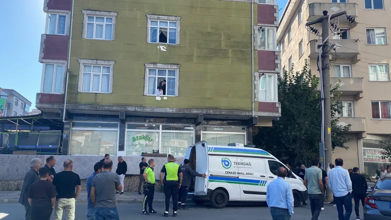 Tartıştığı eşini öldürüp, sabaha kadar başında bekledi