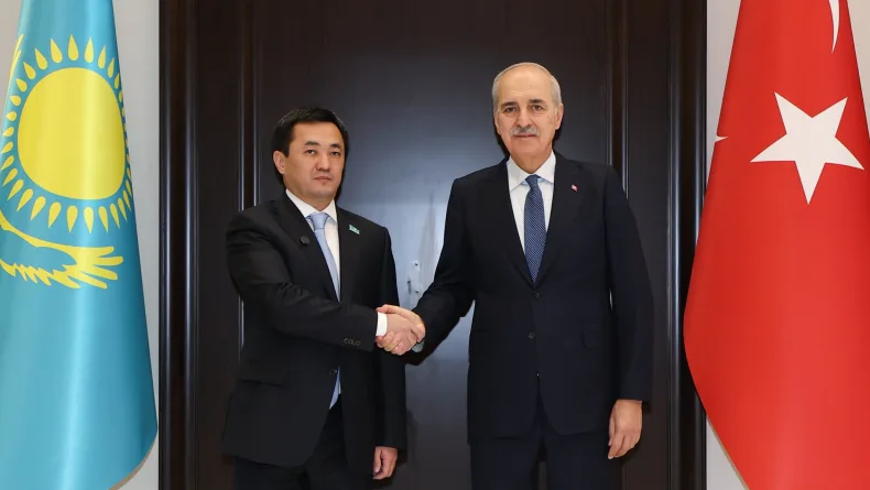 TBMM Başkanı Kurtulmuş, Kazakistan Kurultayı Başkanı Dadebay ile bir araya geldi