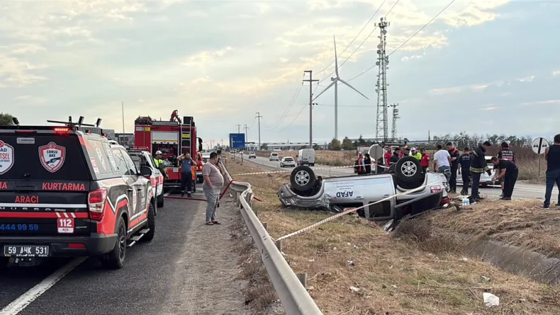 Tekirdağ'da takla atan kamyonette 2 kişi yaralandı