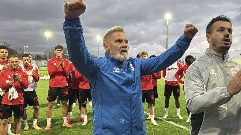 Thorsten Fink: Cumartesi günü şehir şehire, taraftarlar taraftarlara karşı olacak