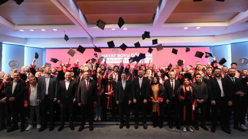 THY’de mezuniyet kutlaması