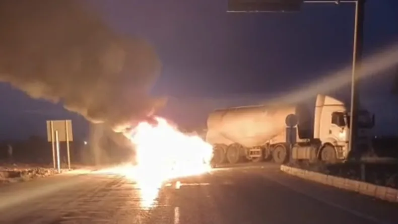 TIR ile çarpışan otomobil yandı: 1 yaralı