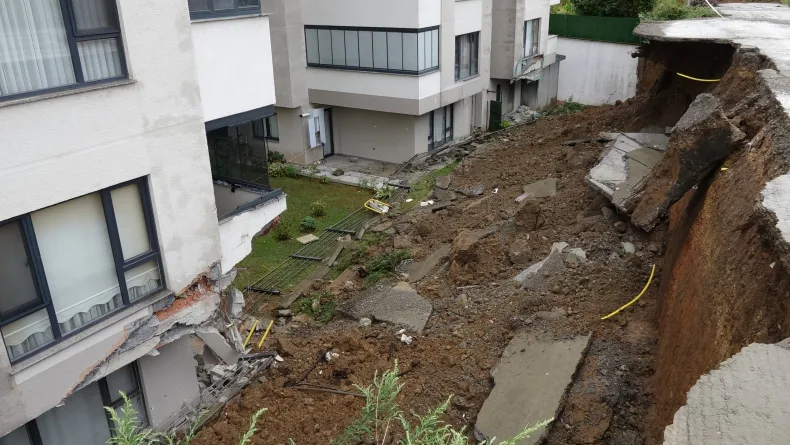 Trabzon’da metrekareye 50 kilogram yağış hasara yol açtı