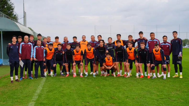 Trabzonspor Teknik Direktörü Thomas Reis'ten U19 takımına ziyaret