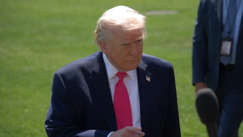 Trump'tan bazı medya kuruluşlarına Beyaz Saray yasağı