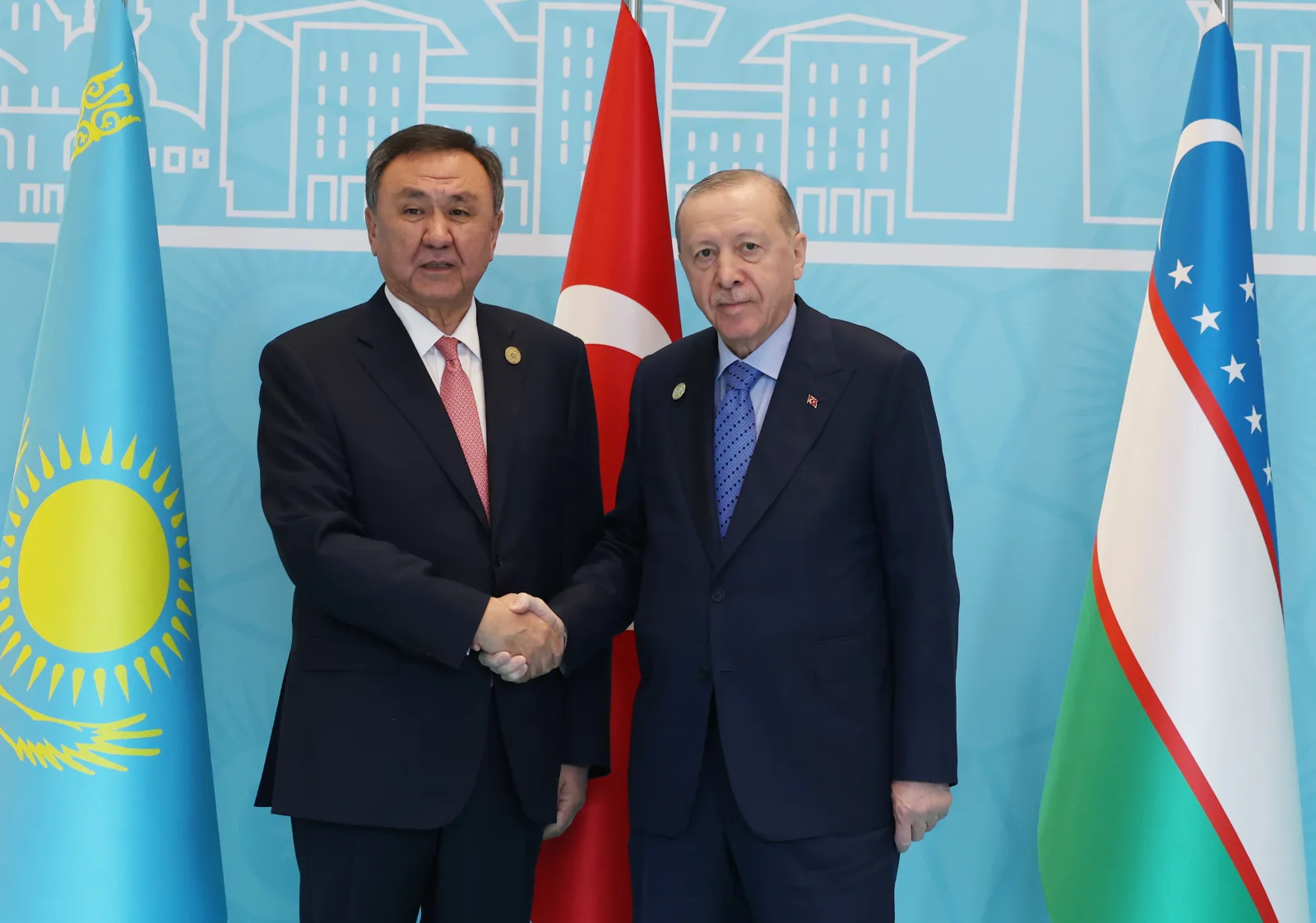 Türk Devletleri Teşkilatı Zirvesi'nde liderler aile fotoğrafında buluştu