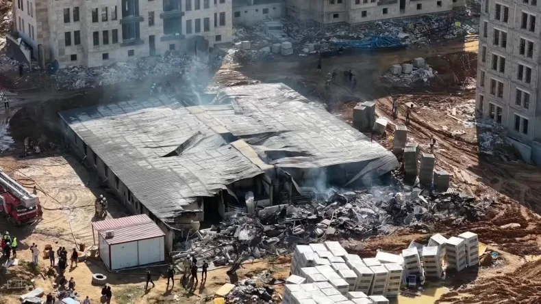 Tuzla’da işçi konteynerlerinde çıkan yangın söndürüldü