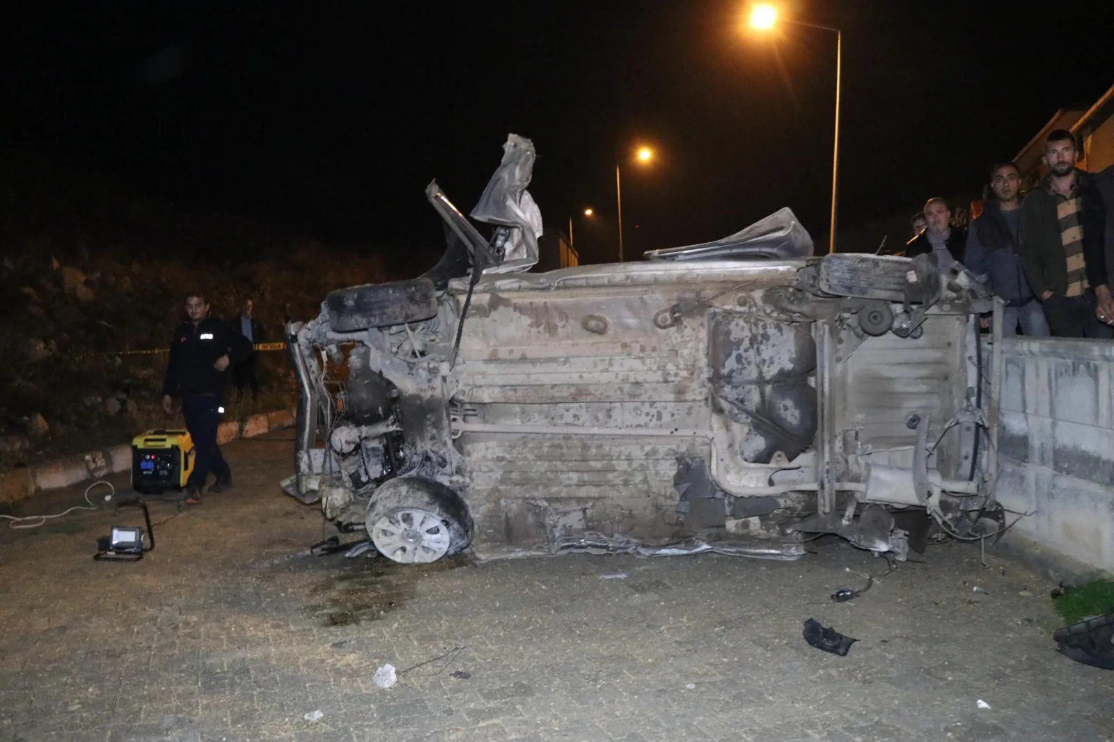 Uçuruma yuvarlanan hafif ticari araçtaki Eylül Ada da kurtarılamadı
