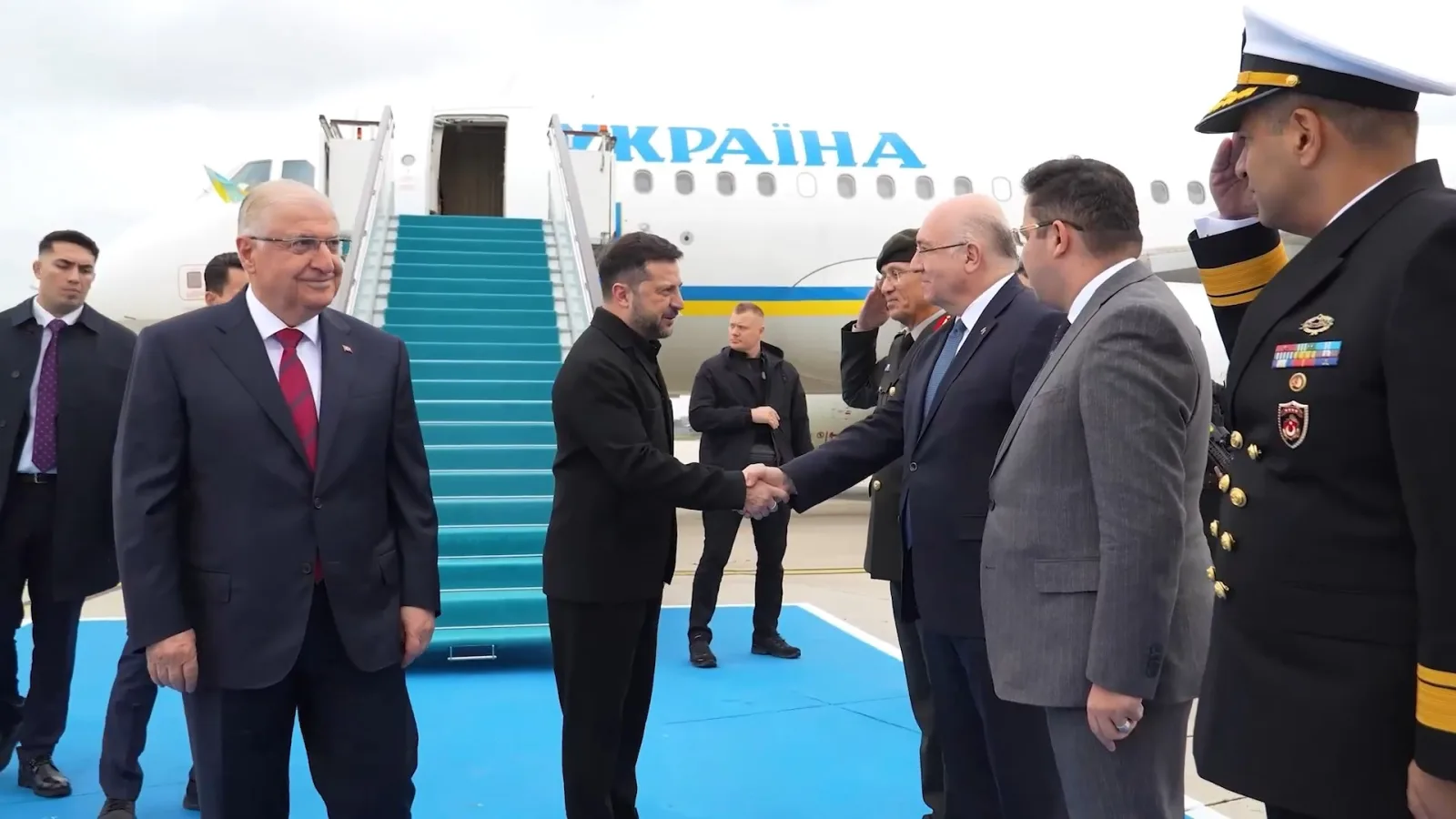 Ukrayna Devlet Başkanı Zelenskiy İstanbul'a geldi -1