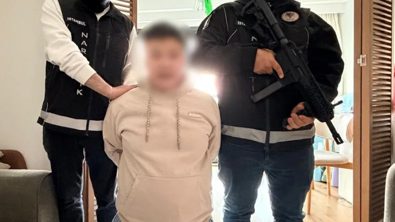 Uluslararası bültenle aranan 2 şüpheli Sarıyer'de yakalandı
