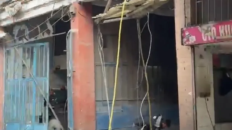 Ümraniye'de sanayi sitesinde iş yerinin balkonu çöktü: 3 yaralı / Ek bilgi